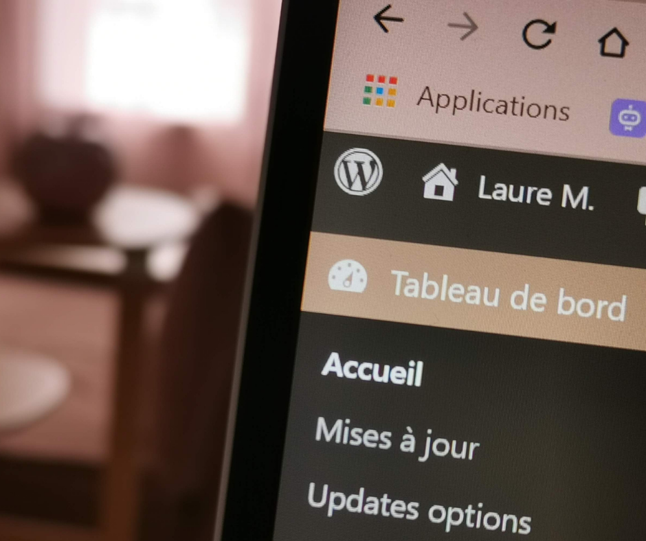 Découvre ce qu’est le tableau de bord WordPress : sa composition, ses fonctionnalités et ses options. Indispensable pour gérer un site !